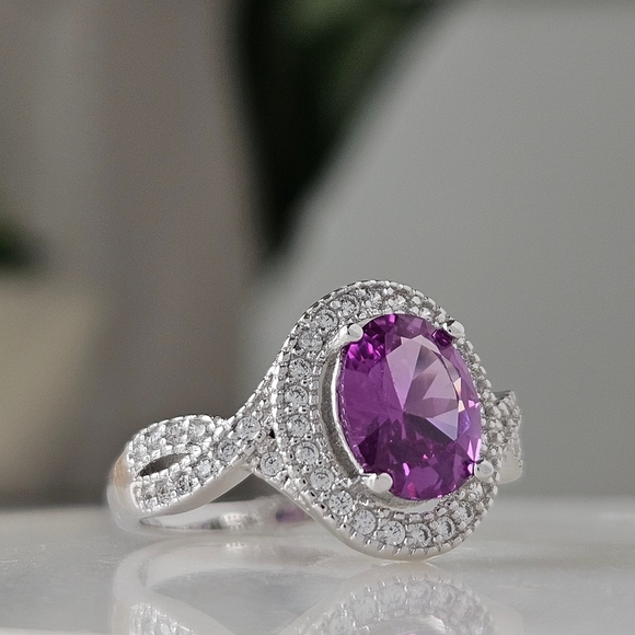 Oval Purple Amethyst Gemstone ring, 925 Sterling Silver - Picture 5 of 8